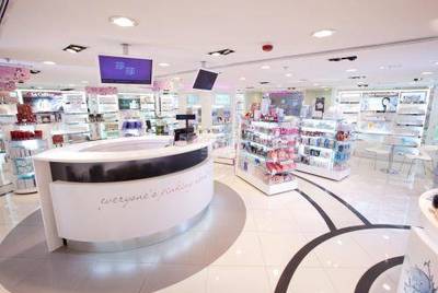 莎莎、卓悅業(yè)績回暖，化妝品零售巨頭瞄準大健康品類拓展新增長